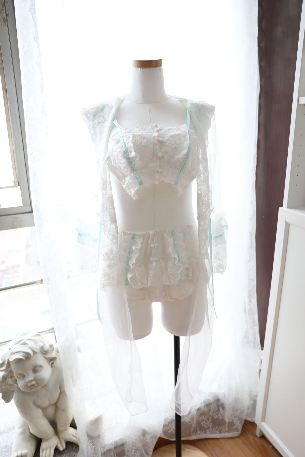 Lolita Lace Underwear Suit, elegant and charming, featuring cute lace, pastel green satin ribbon, and small roses at the center of the bra.