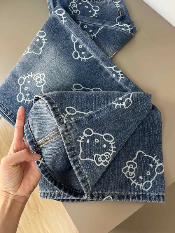 Kitty Face High-Waisted Jeans