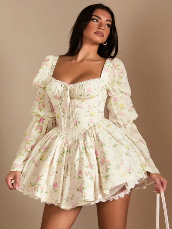 Kawaii white floral dress with long sleeves, short princess cut, zipper closure, romantic and stylish look.