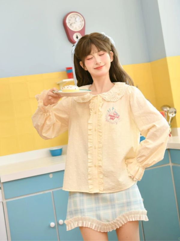 Happy Day Doll Collar Blouse