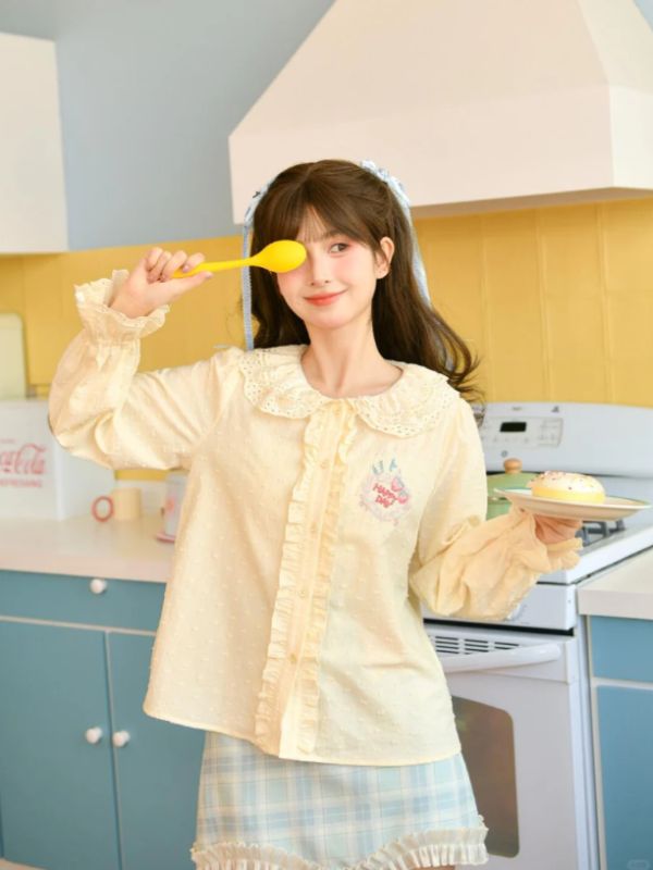 Happy Day Doll Collar Blouse