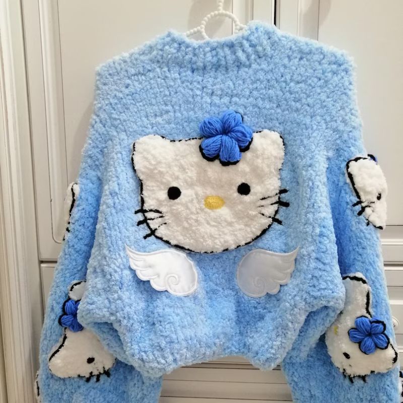 Oversized kawaii cardigan with fluffy plush design