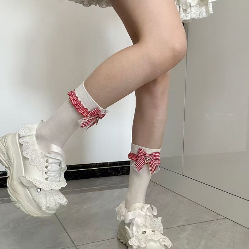 Cute kawaii ankle socks with plaid bowknot, perfect for skirts or dresses.