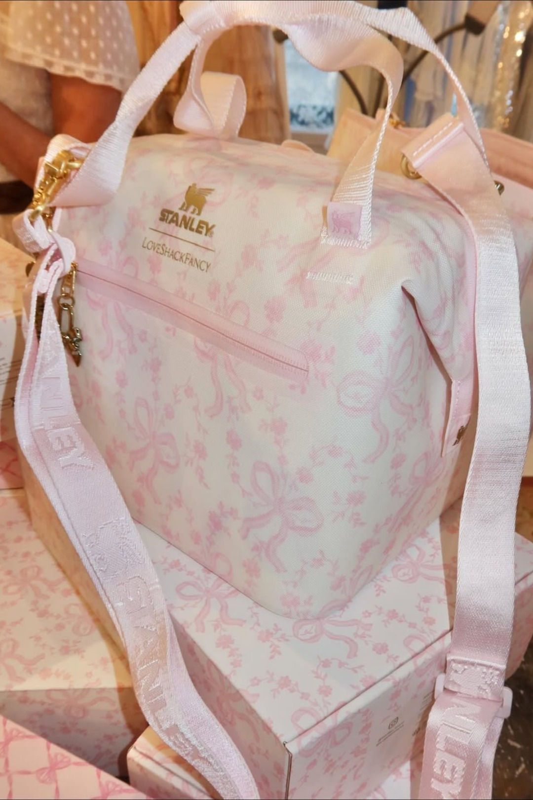 Stanley 1913 x LoveShackFancy Holiday All Day Julienne Mini Cooler Pink | 10 Can | 7.4 QT | 7.0 L